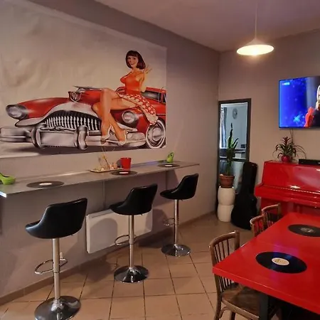 D'hotes Les Lits Des Fees Bed & Breakfast *