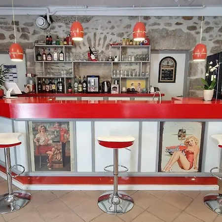 D'hotes Les Lits Des Fees Bed & Breakfast *